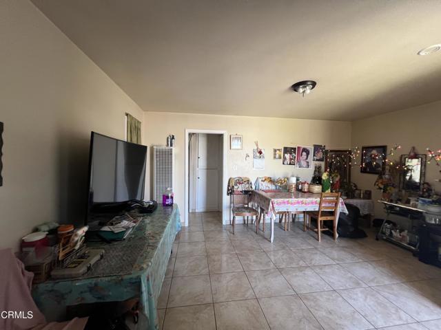 502 504 E Hemlock Street, Oxnard CA: https://media.crmls.org/mediaz/7235c2f4-8db3-43a4-9e14-3a9011395cce.jpg