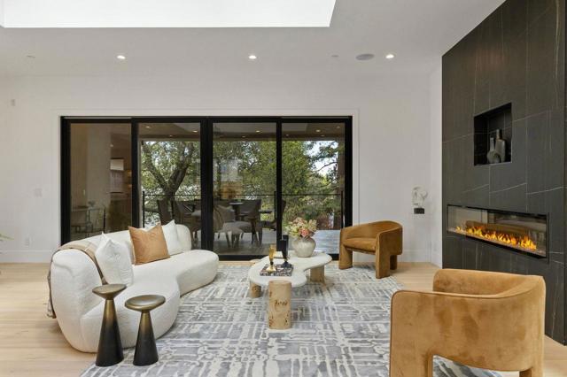 18061 Saratoga Los Gatos Road, Monte Sereno CA: https://media.crmls.org/mediaz/723648f1-afab-4cdd-a176-d9e083d152c1.jpg