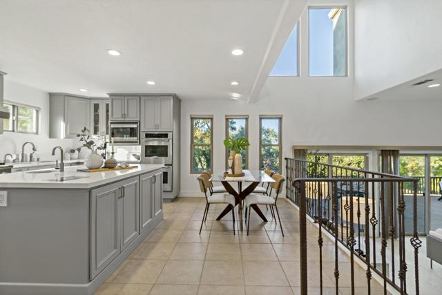 303 Lakeview Way, Redwood City CA: https://media.crmls.org/mediaz/7236bfab-5fc8-4904-ac78-d7e393ce1d5a.jpg