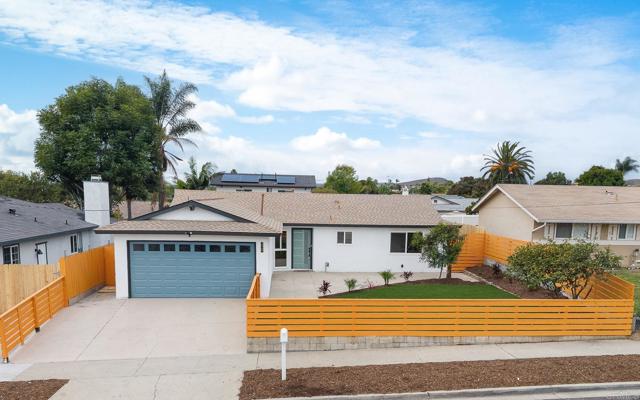 Detail Gallery Image 2 of 29 For 4949 Luna Dr, Oceanside,  CA 92057 - 3 Beds | 2 Baths