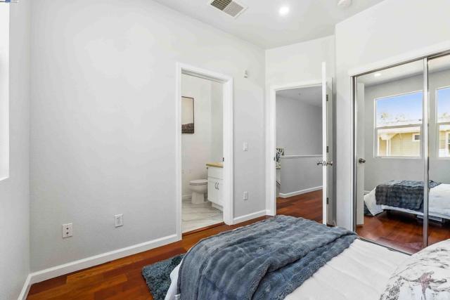 40742 Greystone Ter, Fremont CA: https://media.crmls.org/mediaz/7237a9ae-8f1a-48ec-9003-179fc39e1590.jpg