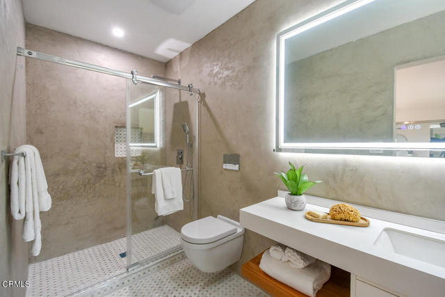 4035 W Avenue 42, Los Angeles CA: https://media.crmls.org/mediaz/72384163-b29d-4065-b3bd-9dc8caa6e5fd.jpg