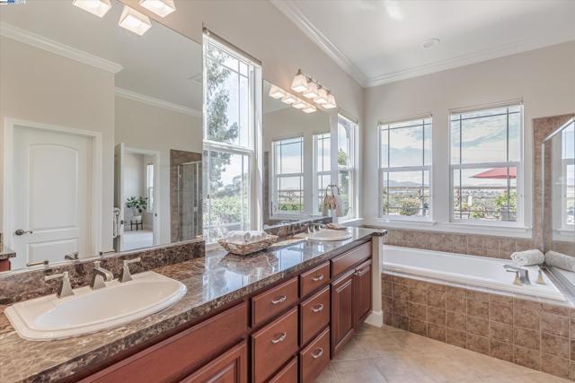 Image 34 of 60 For 2531 Leona Pl