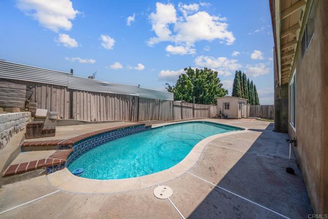 7439 Carrie Ridge Way, San Diego CA: https://media.crmls.org/mediaz/72389177-6e81-4972-a1da-2d7ba0dd9174.jpg