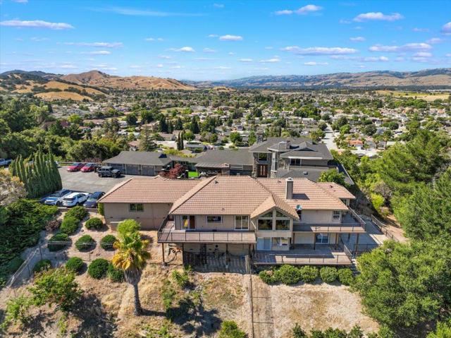 1501 Welburn Avenue, Gilroy CA: https://media.crmls.org/mediaz/72392f6f-b765-4012-98ca-a692aa4313a5.jpg