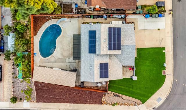 341 Paraiso Ave, Spring Valley CA: https://media.crmls.org/mediaz/72393097-e81f-4e08-b377-bba7ae67e6c6.jpg