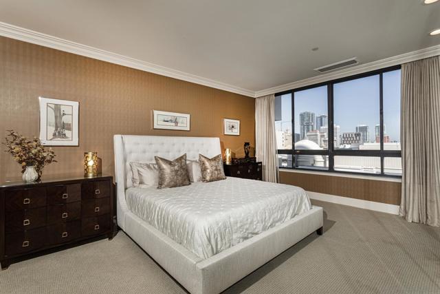 700 Front St, San Diego CA: https://media.crmls.org/mediaz/723949b2-7a18-46aa-989b-1e593f163cc0.jpg