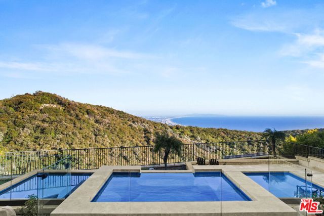 1853 Chastain, Pacific Palisades CA: https://media.crmls.org/mediaz/72394f0e-9951-4b37-971f-984a105edaee.jpg