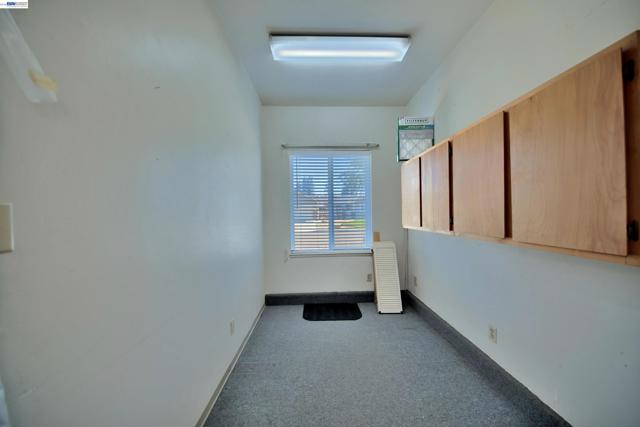 1425 Forest Dr, Turlock CA: https://media.crmls.org/mediaz/72397a0e-0886-4f57-9f9f-e779e0ecf03e.jpg