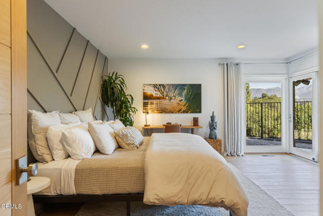 3608 Hampstead Road, La Canada Flintridge CA: https://media.crmls.org/mediaz/7239c2bf-4276-41f7-ba4b-d779461410a2.jpg