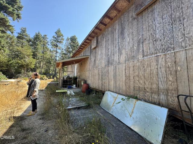 28270 Albion Ridge Road, Albion CA: https://media.crmls.org/mediaz/7239f5a9-0835-435c-a43a-b41fbf46bf42.jpg