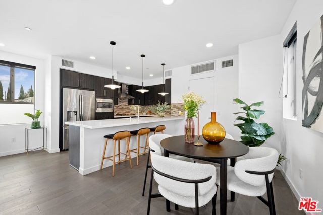 1923 N Gower Street, Los Angeles CA: https://media.crmls.org/mediaz/723a02eb-51ac-4cc9-8a22-628156e10304.jpg