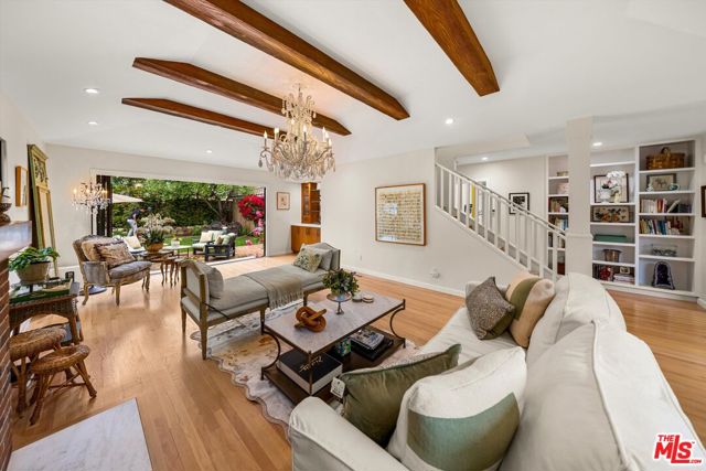 305 E Islay Street, Santa Barbara CA: https://media.crmls.org/mediaz/723a3925-a03f-4b12-bc6c-93fbee5cdb24.jpg