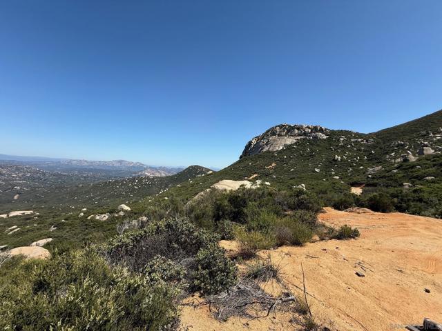17441 Dos Picos Park Road, Ramona CA: https://media.crmls.org/mediaz/723a505a-84b5-4553-af4e-9d1aa74bf6f0.jpg