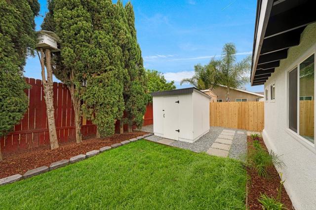 9015 Sovereign Rd, San Diego CA: https://media.crmls.org/mediaz/723ad38e-2bf7-47e6-820f-cd7983e20c91.jpg
