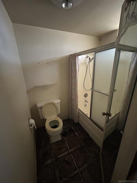 1638 La Tierra Ln, San Marcos CA: https://media.crmls.org/mediaz/723afd81-3843-4275-a459-37571fab0c5d.jpg