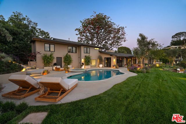 7840 Torreyson Drive, Los Angeles CA: https://media.crmls.org/mediaz/723b0814-dc23-4c42-af42-5f94b70dd8d4.jpg