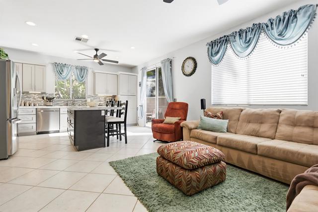 Detail Gallery Image 12 of 41 For 868 Panella Ct, Oceanside,  CA 92057 - 4 Beds | 2 Baths