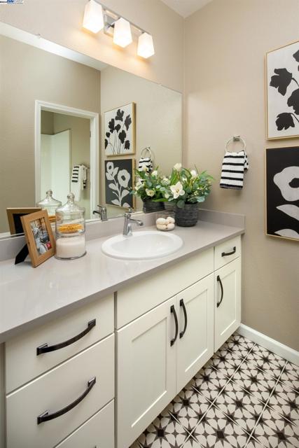 Image 7 of 13 For 6333 Dandelion Street  64