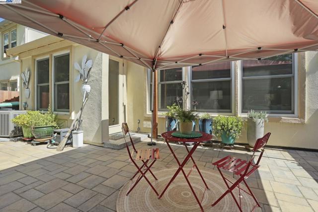 5244 Armani Ct, Pleasanton CA: https://media.crmls.org/mediaz/723b8dc6-a019-4e81-8fb9-67570da8df8d.jpg