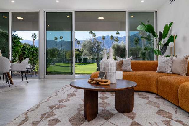 80 Lakeview Drive, Palm Springs CA: https://media.crmls.org/mediaz/723b9277-fab6-4f61-8cb7-12a825ff80e1.jpg