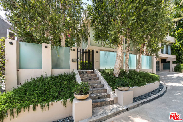 1331 CORDELL Place, Los Angeles CA: https://media.crmls.org/mediaz/723ba2c0-0d53-40bb-ad86-883cef5e0b70.jpg