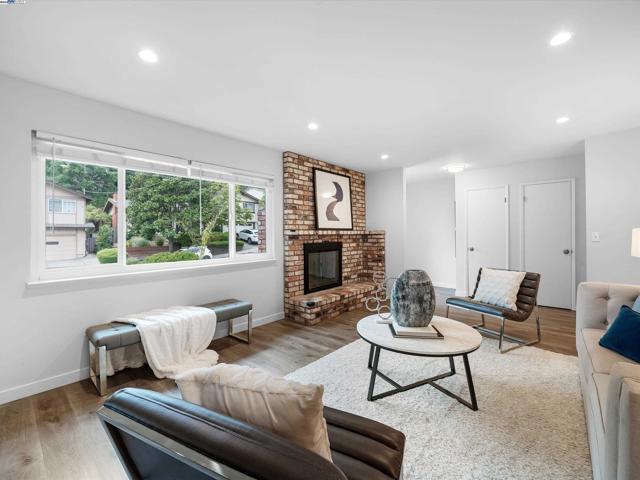 17914 Joseph Dr, Castro Valley CA: https://media.crmls.org/mediaz/723bebbb-6939-42cf-a21d-5b02e32510e7.jpg