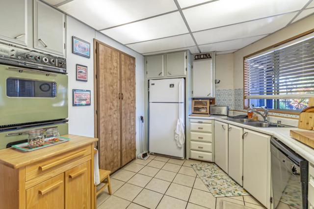 690 Persian Drive, Sunnyvale CA: https://media.crmls.org/mediaz/723bfbae-7a4e-4e65-8a88-64f2292ca3e6.jpg
