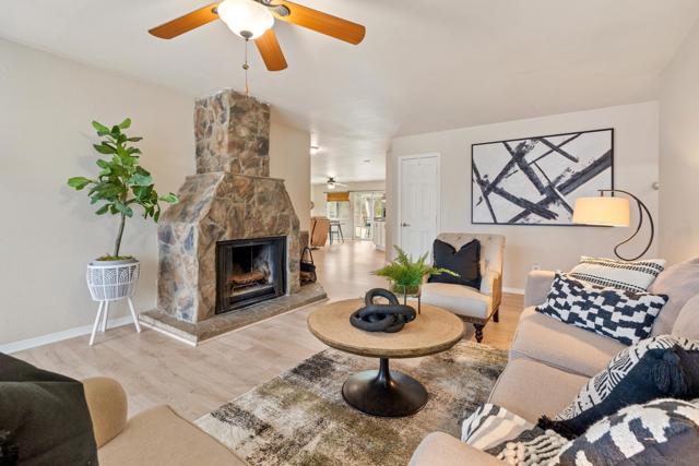 13340 Miguel Garden Way, Poway CA: https://media.crmls.org/mediaz/723bfdae-71cc-4541-95b4-16ddbf3dec96.jpg