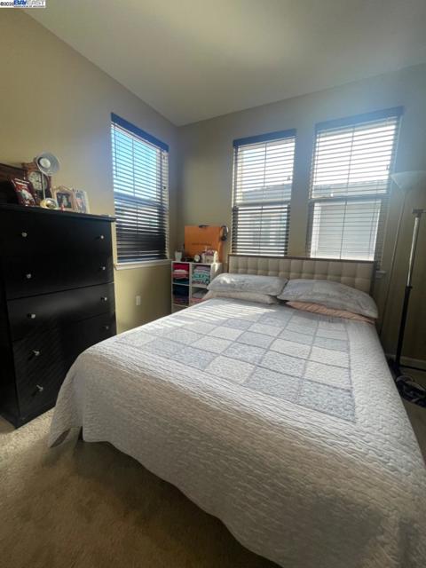 1616 Westwind Way, Lathrop CA: https://media.crmls.org/mediaz/723c8cbf-c3c7-45ad-9e33-f42cfb1e514b.jpg
