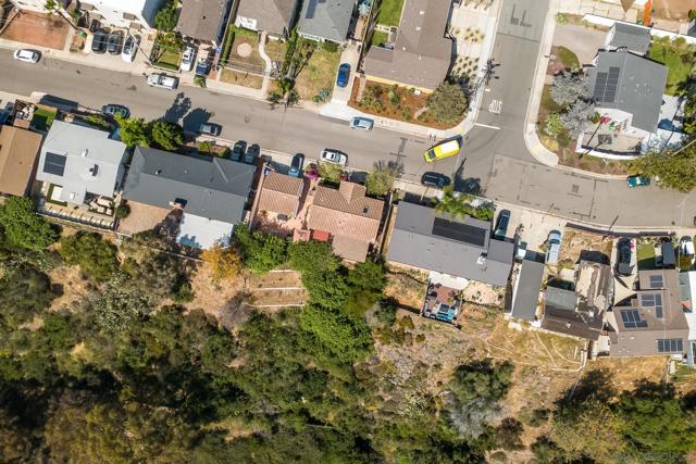 2541 Haller St, San Diego CA: https://media.crmls.org/mediaz/723cad04-4930-44a3-b93b-3aa89e566591.jpg