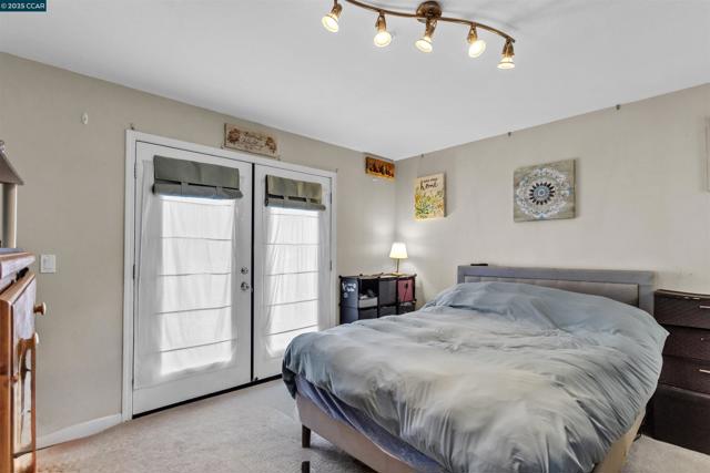 411 Summer Ln, Richmond CA: https://media.crmls.org/mediaz/723cbae2-690a-4a8c-a40e-3819474e4401.jpg