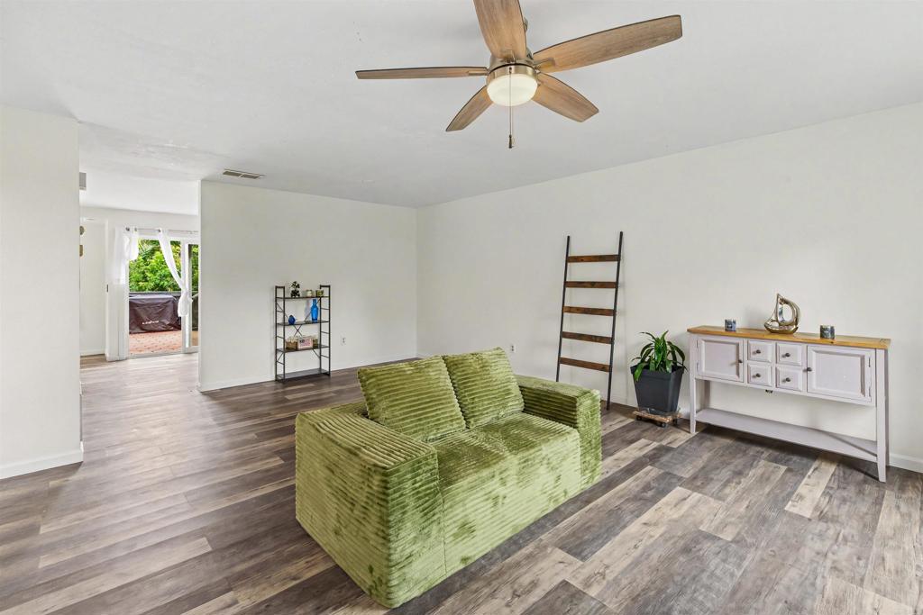 2836 Hillsboro Court - photo 5