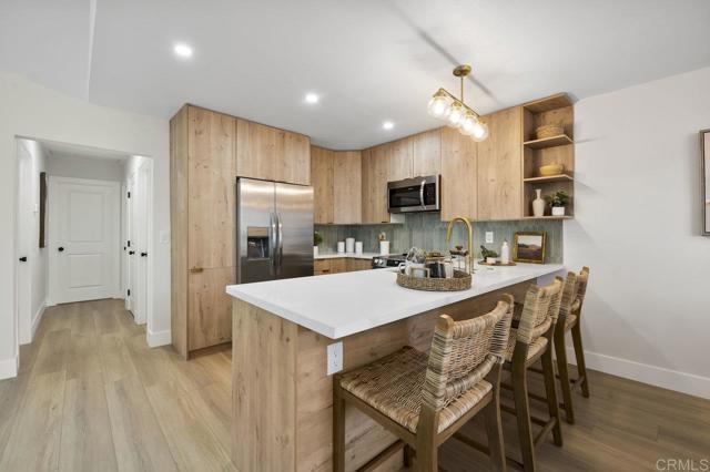 Detail Gallery Image 12 of 29 For 2041 Shadytree Ln, Encinitas,  CA 92024 - 2 Beds | 2 Baths