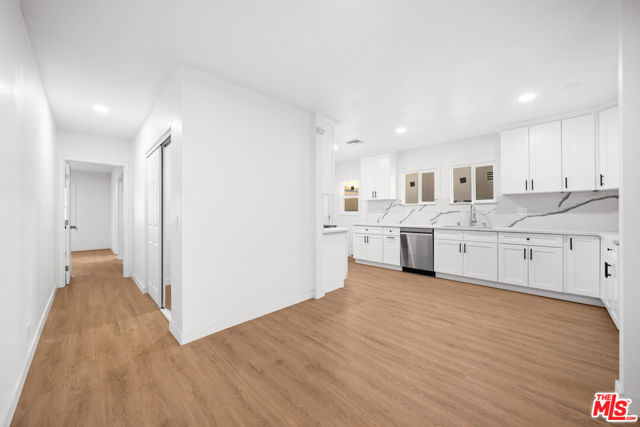 4325 W 58th Place, Los Angeles CA: https://media.crmls.org/mediaz/723e7dc1-b33b-42e4-9a83-08715ca38e10.jpg