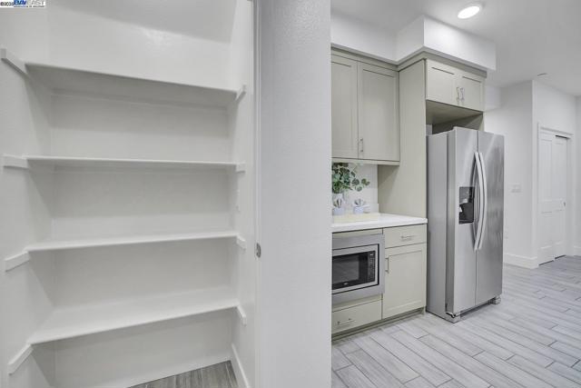 42111 Osgood Rd, Fremont CA: https://media.crmls.org/mediaz/723ec8db-9057-467a-874b-a926a16813e8.jpg