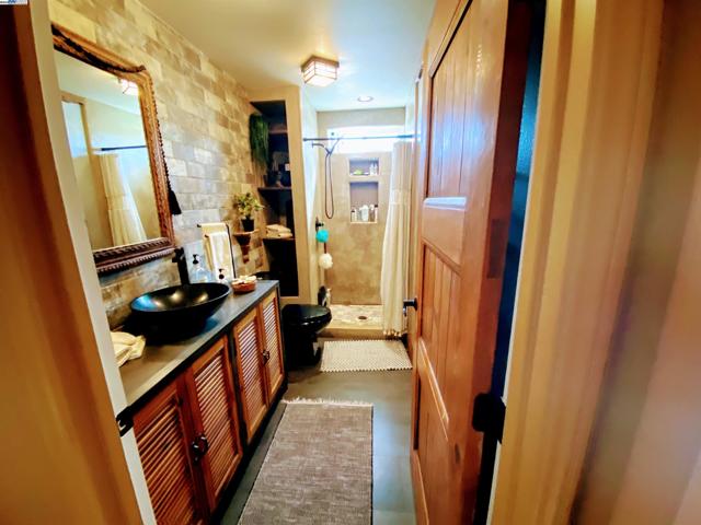 31733 Lake Meadow Rd, Acton CA: https://media.crmls.org/mediaz/72401a9d-20de-45b6-aaf0-44720be730e9.jpg