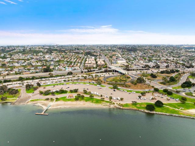 2727 Morena Blvd, San Diego CA: https://media.crmls.org/mediaz/724037e0-534b-4eaf-a126-8597438deece.jpg