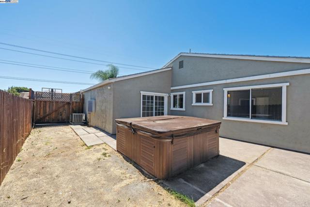 Image 21 of 25 For 148 Spinnaker Way