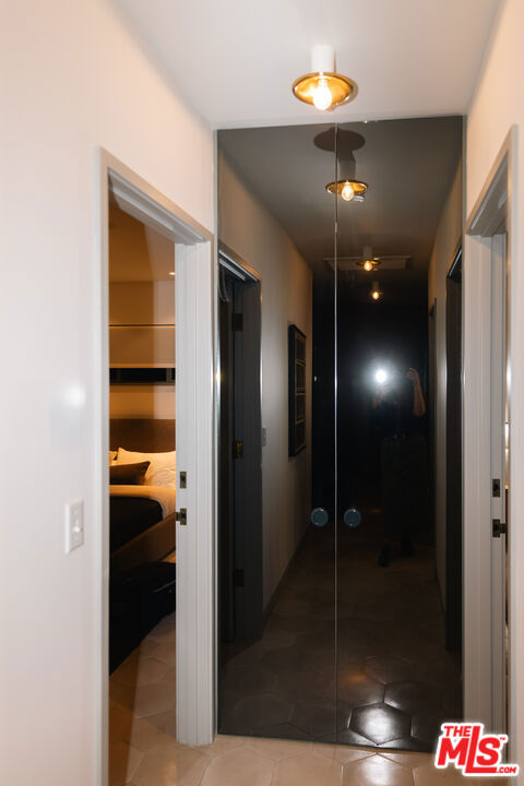 5514 Ridge Oak Drive, Los Angeles CA: https://media.crmls.org/mediaz/7240e58b-2789-49c1-a7ca-4a3fabdf7e68.jpg
