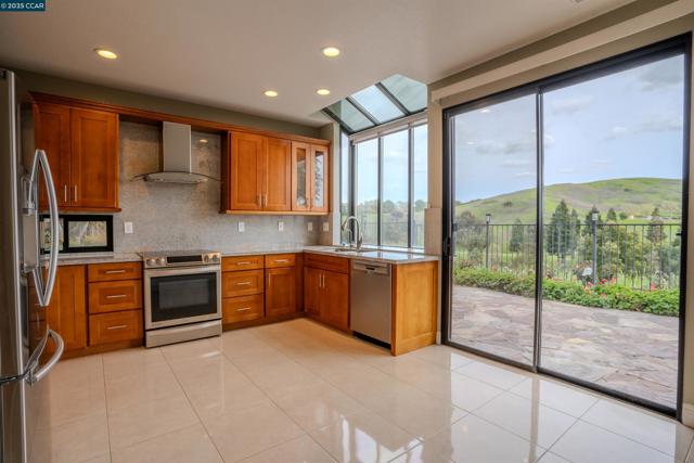 772 Lakemont Pl, San Ramon CA: https://media.crmls.org/mediaz/724194aa-56da-4546-bdc1-1695026b64a9.jpg