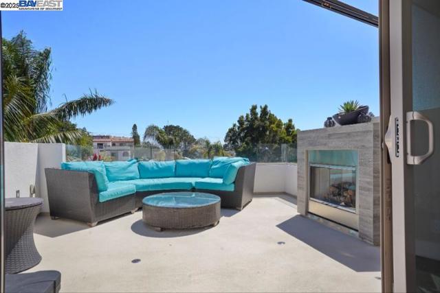 1122 Oliver Ave, San Diego CA: https://media.crmls.org/mediaz/7242301f-5409-4e86-9a80-96ff5bda54d1.jpg