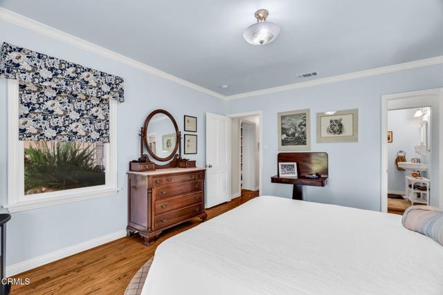 1313 E Palm Street, Altadena CA: https://media.crmls.org/mediaz/72423c9c-ca73-4927-897d-3890c40056a7.jpg