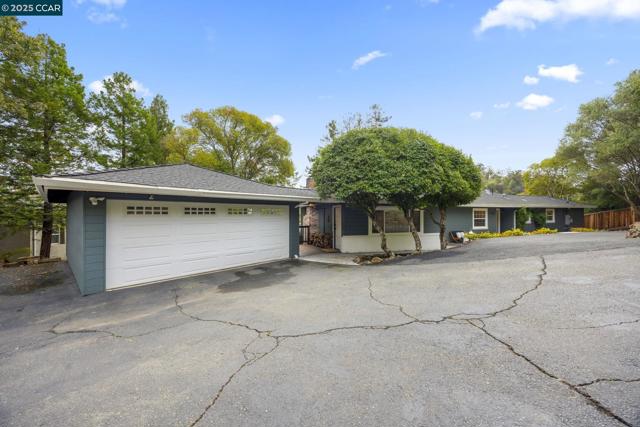 110 Twin Peaks Drive, Walnut Creek CA: https://media.crmls.org/mediaz/7242851b-9d15-4ecc-a1ba-93b121bd8a72.jpg