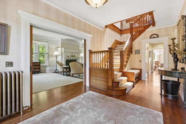 900 University Avenue, Palo Alto CA: https://media.crmls.org/mediaz/7242a9a3-6844-4372-aa10-f207c3676f2c.jpg