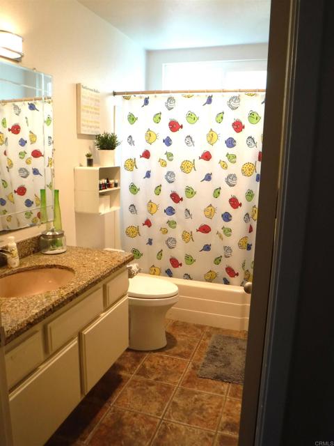 Detail Gallery Image 8 of 18 For 1612 Bridgeview Dr, San Diego,  CA 92105 - 3 Beds | 2 Baths