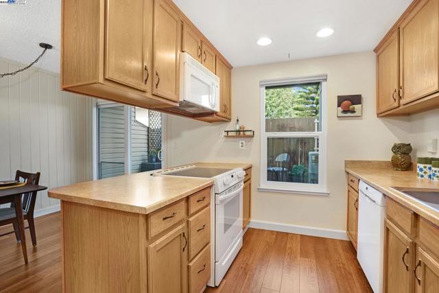627 Military E St, Benicia CA: https://media.crmls.org/mediaz/72434b9c-bb28-4446-b626-5efcd372320a.jpg