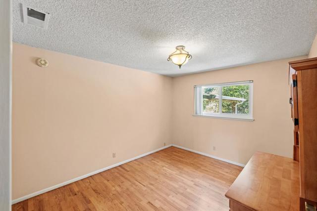 19060 Oak Heights Drive, Salinas CA: https://media.crmls.org/mediaz/724353cf-c3f0-4f18-8521-97af32f82bcb.jpg