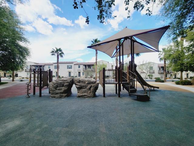 118 Paseo Bravo, Palm Desert CA: https://media.crmls.org/mediaz/7243d368-61b8-4433-b6ae-8101dc2f9c8e.jpg