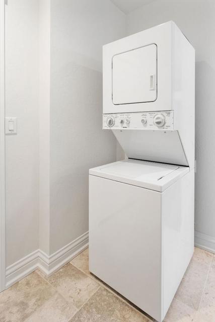 711 Laurel Avenue, Burlingame CA: https://media.crmls.org/mediaz/7243f8e3-2c6d-48df-a191-1252cb0cc964.jpg